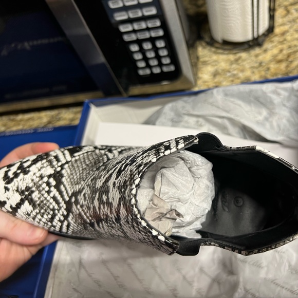 Black and white alligator print boots- never worn size 9 - Picture 5 of 6